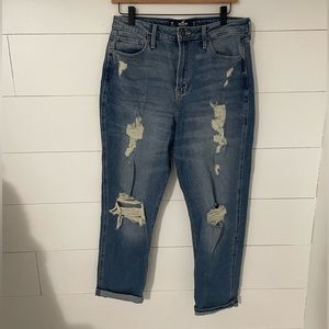 Hollister Ultra High-Rise Mom Jeans